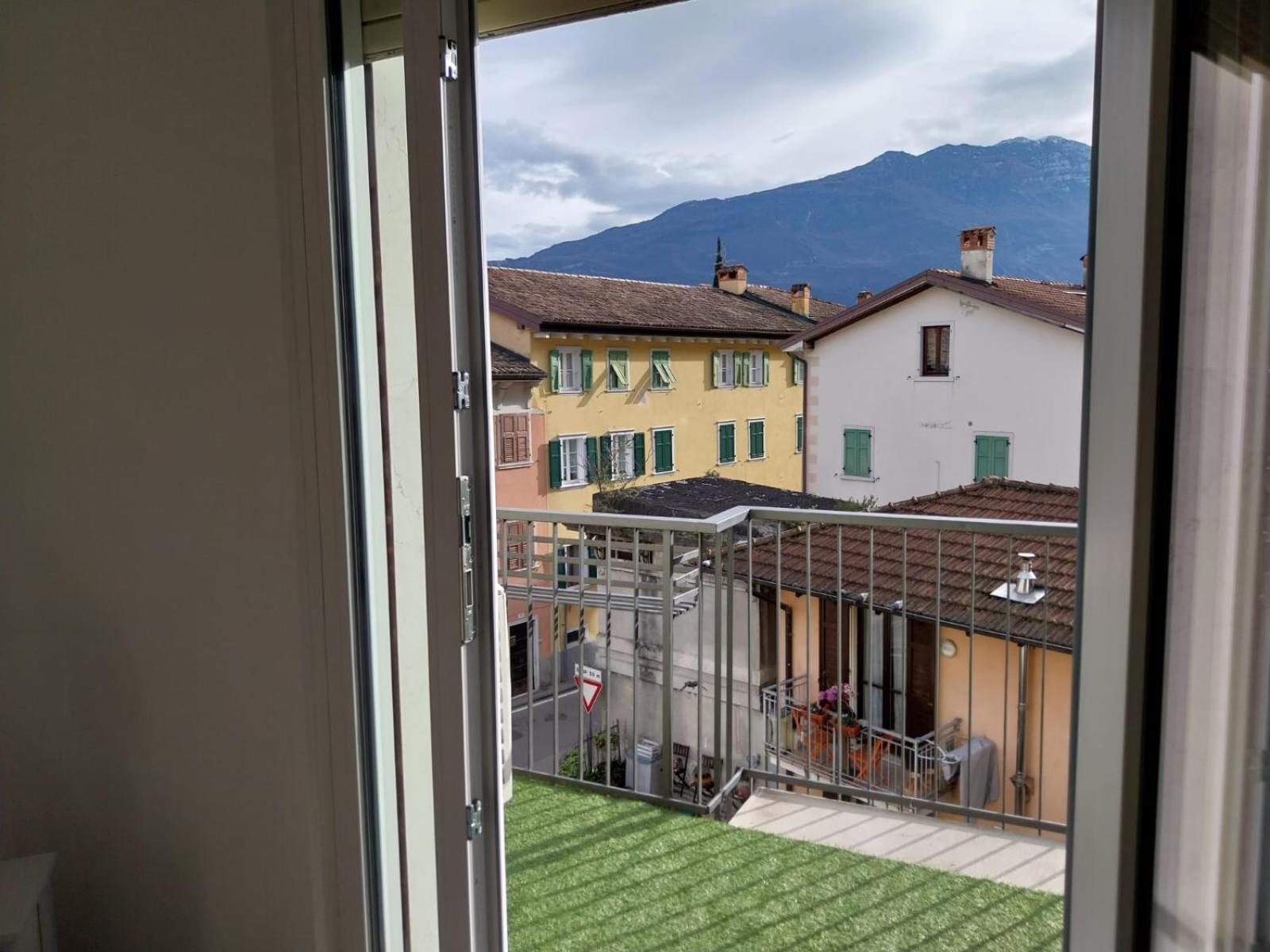 L Ora Del Garda Apartment *
